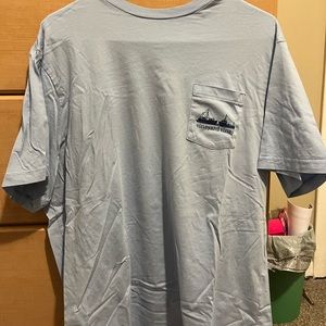 Vineyard vines tshirt